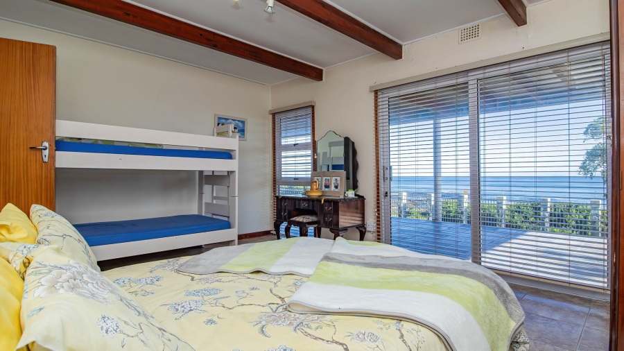 4 Bedroom Property for Sale in Perlemoenbaai Western Cape